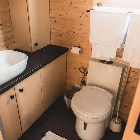 Charm House By Tiny Away Dom wakacyjny Bessé-sur-Braye