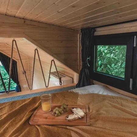 Dom wakacyjny Charm House By Tiny Away